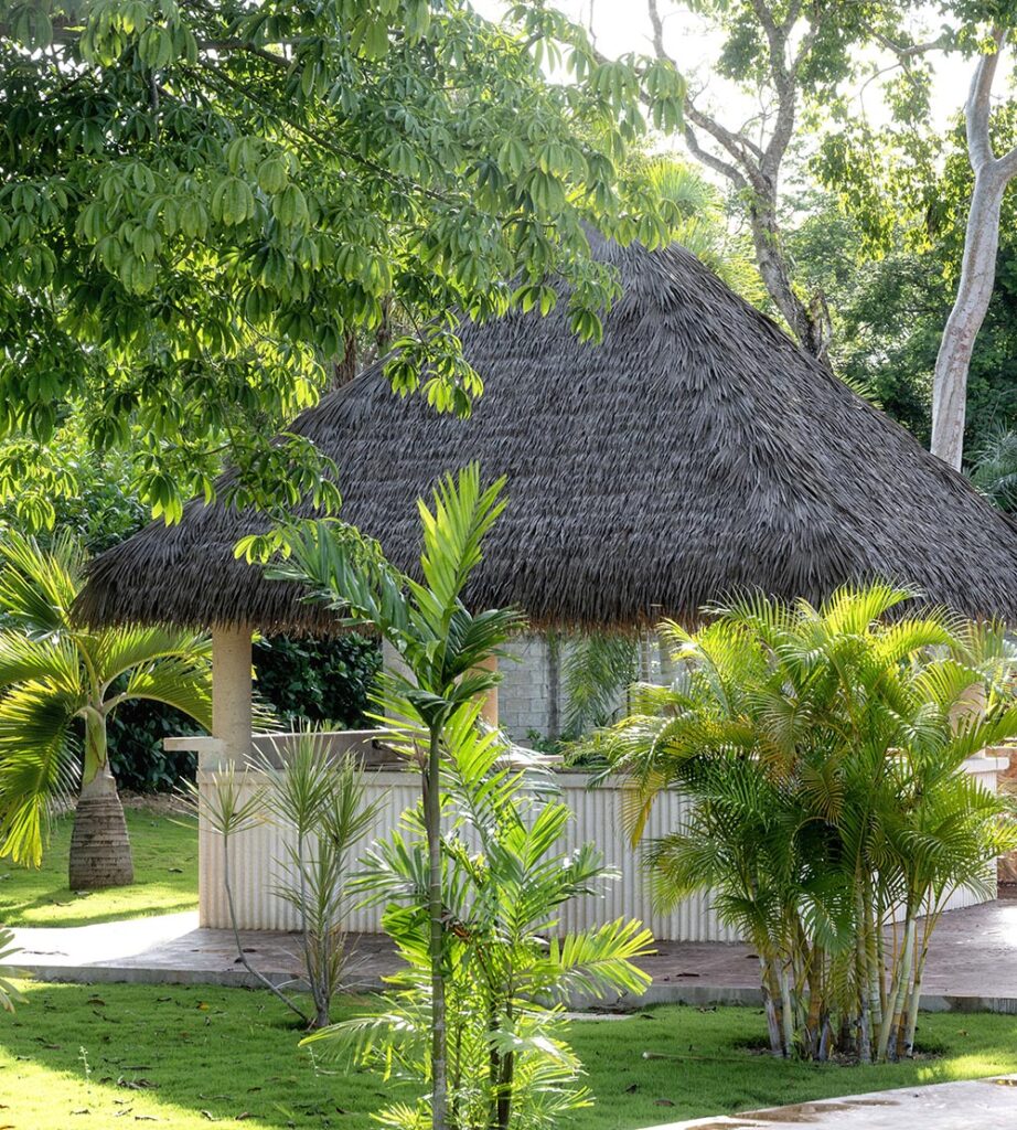 synthetic thatch roofing material for tiki hut